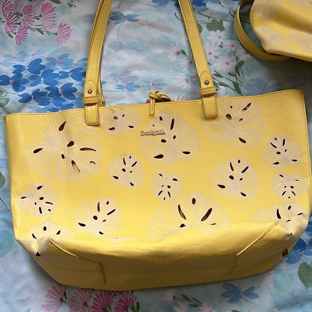 Desigual Handbag with Large Cosmetic Bag - Yellow Monstera Cutout - Picture 5 of 16